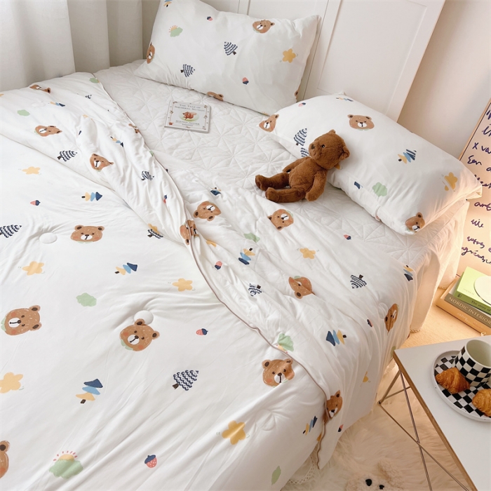 91家纺网 家纺一手货源 找家纺 星期八 2022新款卡通针织棉夏被 小熊