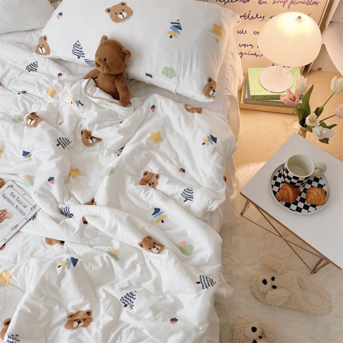 91家纺网 家纺一手货源 找家纺 星期八 2022新款卡通针织棉夏被 小熊