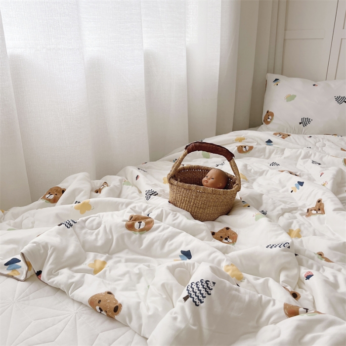 91家纺网 家纺一手货源 找家纺 星期八 2022新款卡通针织棉夏被 小熊