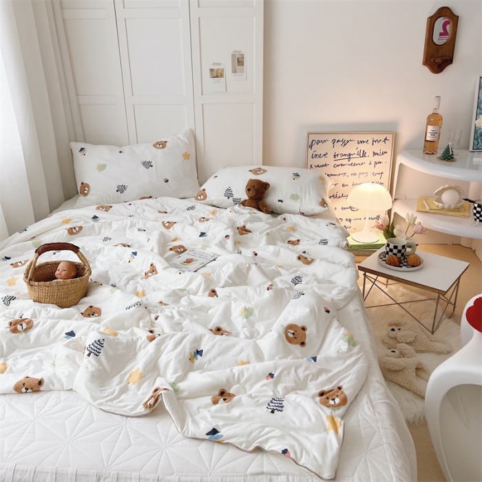 91家纺网 家纺一手货源 找家纺 星期八 2022新款卡通针织棉夏被 小熊