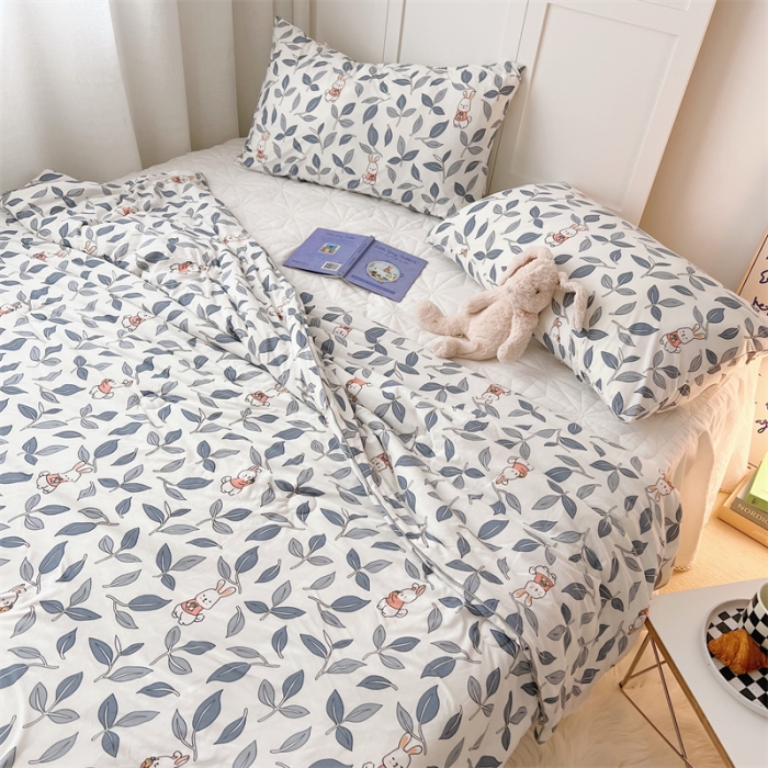 91家纺网 家纺一手货源 找家纺 星期八 2022新款卡通针织棉夏被 小兔