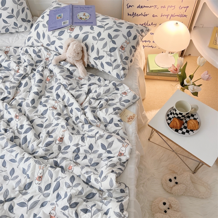 91家纺网 家纺一手货源 找家纺 星期八 2022新款卡通针织棉夏被 小兔