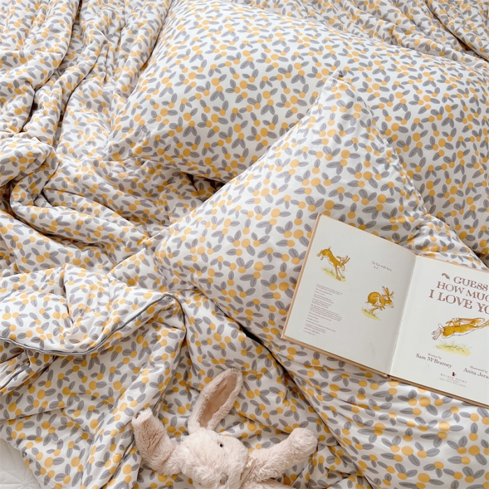 91家纺网 家纺一手货源 找家纺 星期八 2022新款卡通针织棉夏被 小橘子