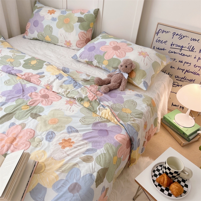 91家纺网 家纺一手货源 找家纺 星期八 2022新款卡通针织棉夏被 奶油花