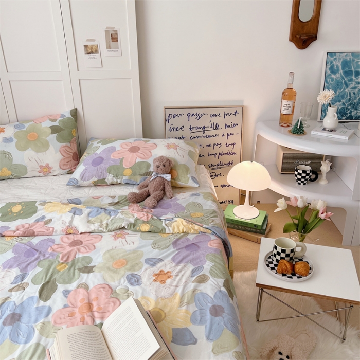 91家纺网 家纺一手货源 找家纺 星期八 2022新款卡通针织棉夏被 奶油花