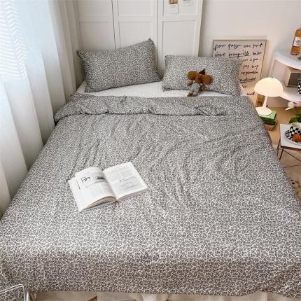 星期八 2022新款卡通针织棉夏被 黑茶