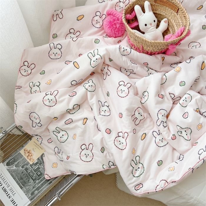 91家纺网 家纺一手货源 找家纺 星期八 2022新款卡通针织棉夏被 粉兔