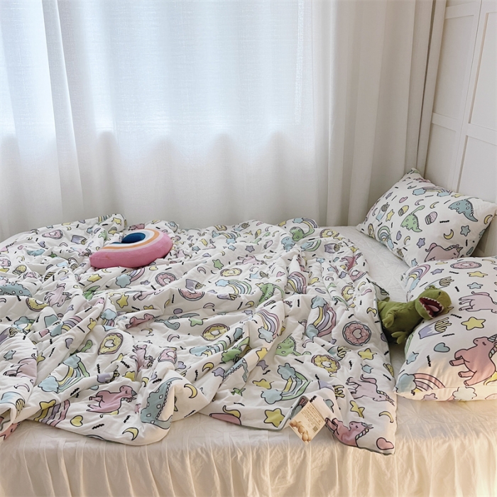 91家纺网 家纺一手货源 找家纺 星期八 2022新款卡通针织棉夏被 独角马