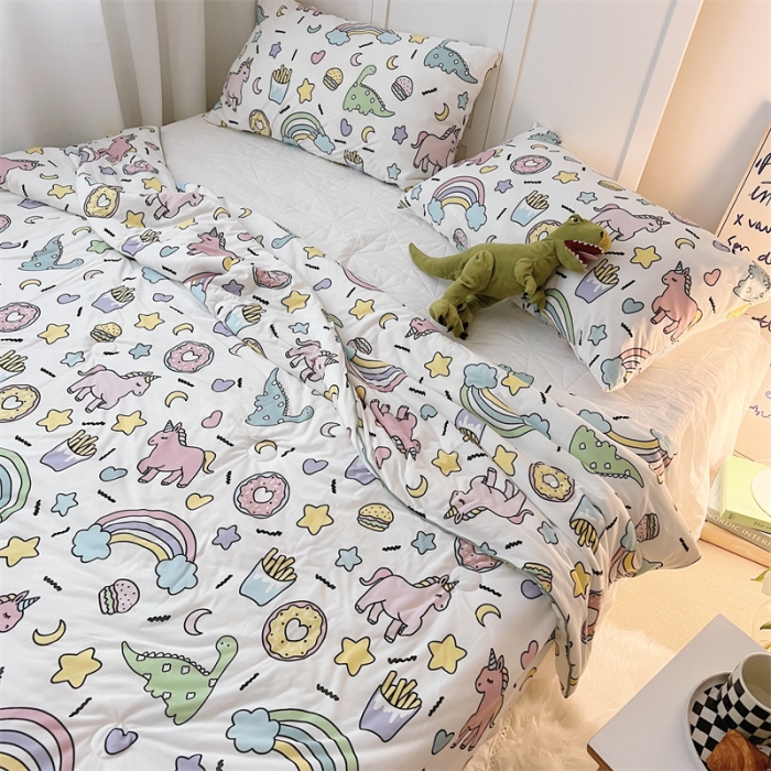 91家纺网 家纺一手货源 找家纺 星期八 2022新款卡通针织棉夏被 独角马