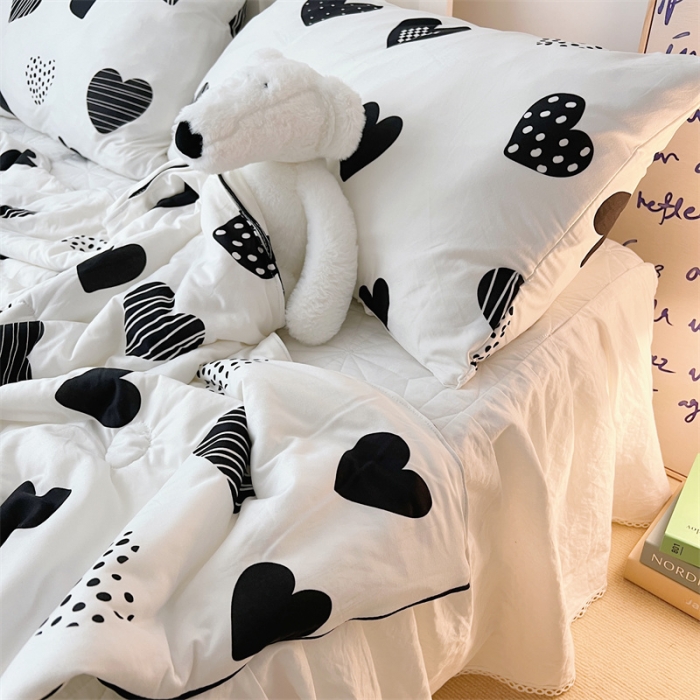 91家纺网 家纺一手货源 找家纺 星期八 2022新款卡通针织棉夏被 爱心