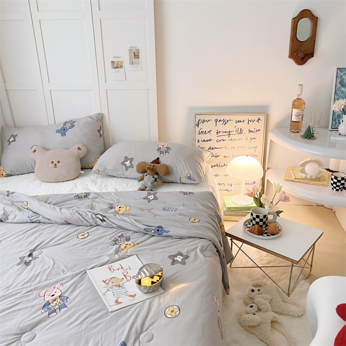 91家纺网 家纺一手货源 找家纺 星期八 2022新款卡通针织棉夏被 暴力熊