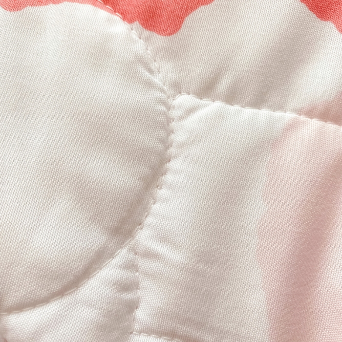 91家纺网 家纺一手货源 找家纺 寐居 2022新款亲肤小花边水洗棉单夏被 彩虹熊