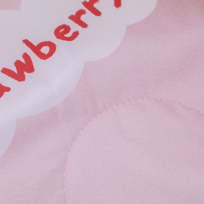 91家纺网 家纺一手货源 找家纺 寐居 2022新款亲肤小花边水洗棉单夏被 草莓甜心