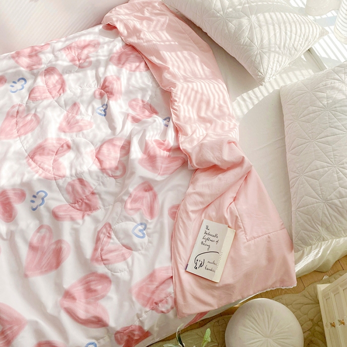91家纺网 家纺一手货源 找家纺 寐居 2022新款亲肤小花边水洗棉单夏被 粉爱心