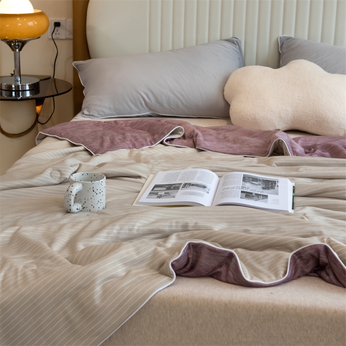 91家纺网 家纺一手货源 找家纺 星座  2025春夏A类凉感丝夏被空调被芯被子 浅灰