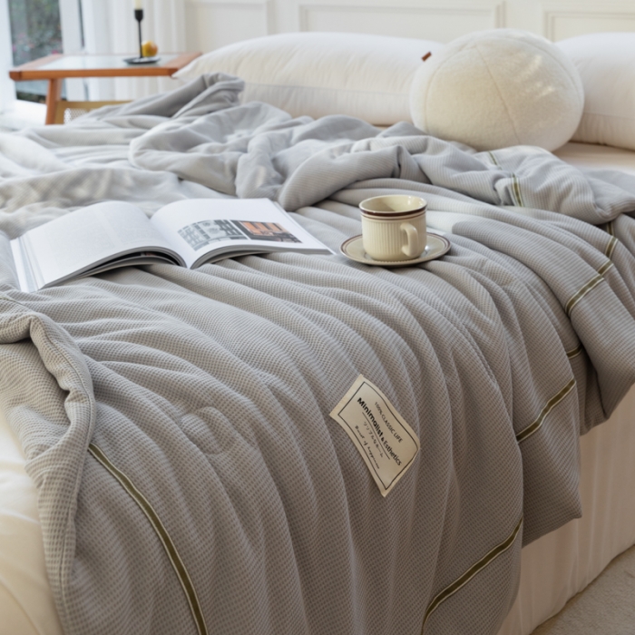 91家纺网 家纺一手货源 找家纺 木堇 2022新款纯色莫代尔华夫格夏被 流光灰