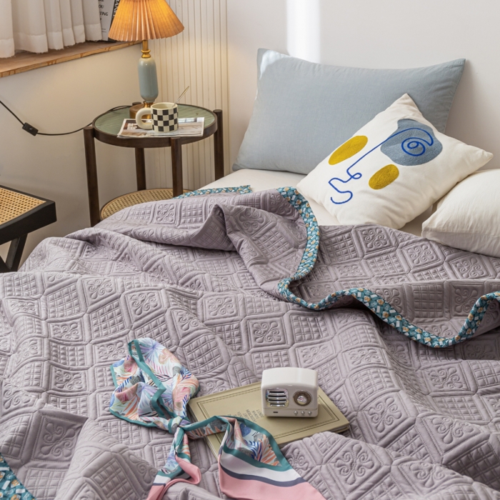 91家纺网 家纺一手货源 找家纺 卡奥 2023新款天丝莫代尔小茶芯床盖夏被 布鲁灰