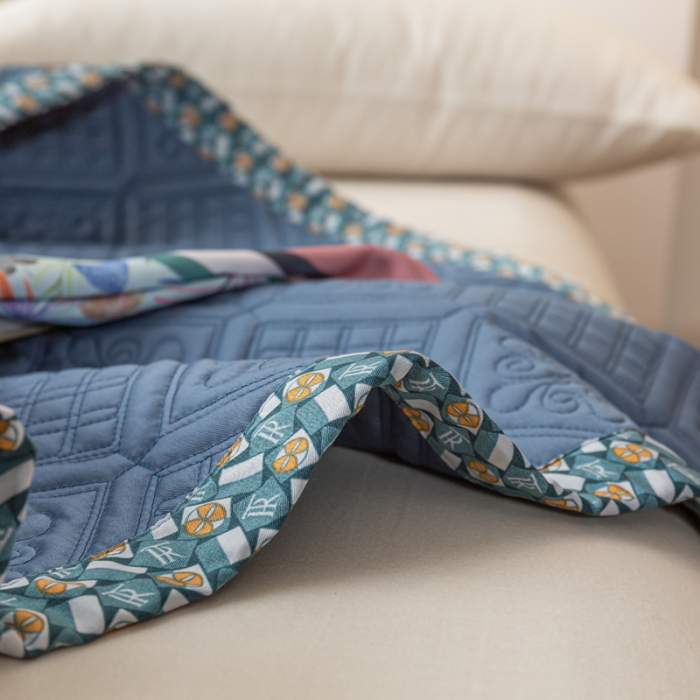 91家纺网 家纺一手货源 找家纺 卡奥 2023新款天丝莫代尔小茶芯床盖夏被 月光蓝