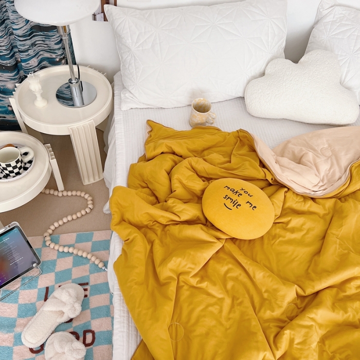 91家纺网 家纺一手货源 找家纺 星期八 2022新款马卡龙针织棉大豆夏被 深黄浅黄