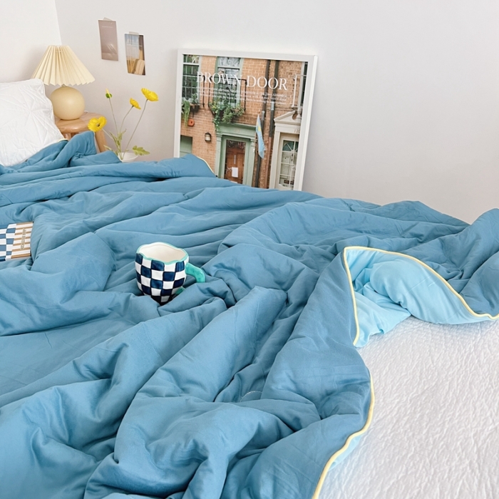 91家纺网 家纺一手货源 找家纺 星期八 2022新款马卡龙针织棉大豆夏被 深蓝浅蓝