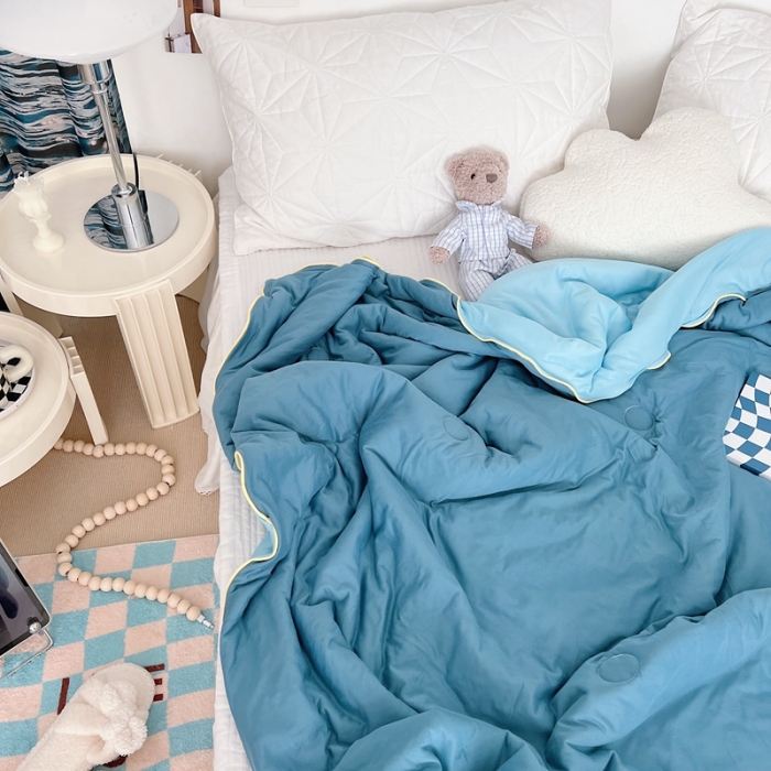 91家纺网 家纺一手货源 找家纺 星期八 2022新款马卡龙针织棉大豆夏被 深蓝浅蓝