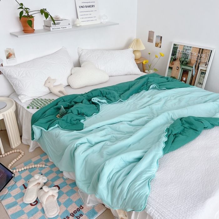 91家纺网 家纺一手货源 找家纺 星期八 2022新款马卡龙针织棉大豆夏被 深绿浅绿