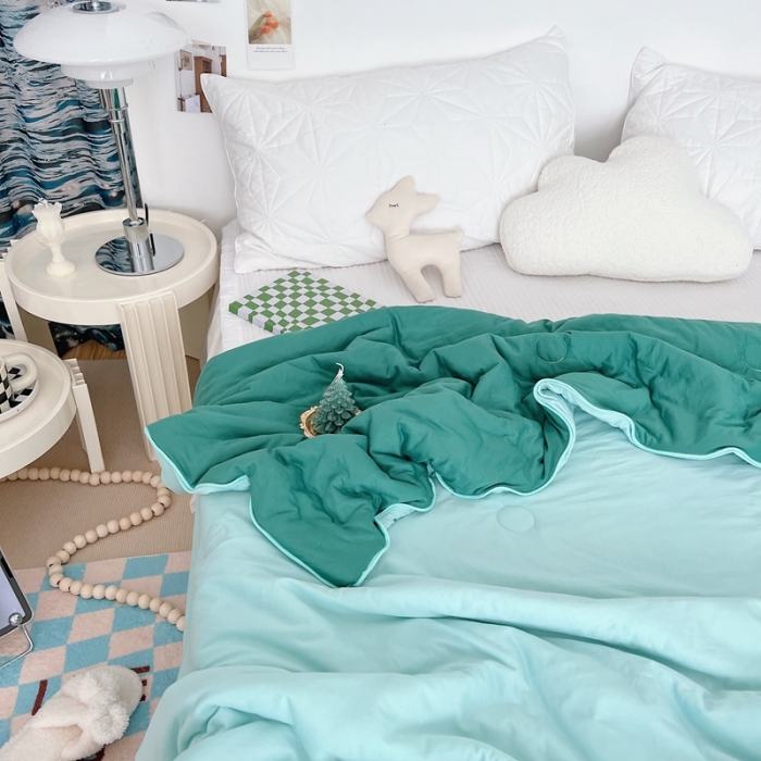 91家纺网 家纺一手货源 找家纺 星期八 2022新款马卡龙针织棉大豆夏被 深绿浅绿