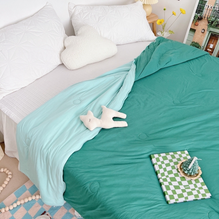 91家纺网 家纺一手货源 找家纺 星期八 2022新款马卡龙针织棉大豆夏被 深绿浅绿