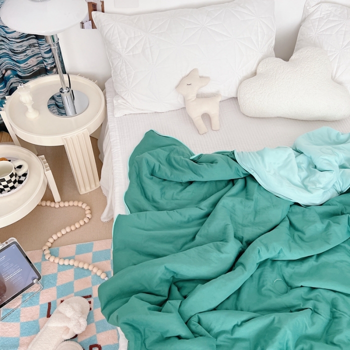 91家纺网 家纺一手货源 找家纺 星期八 2022新款马卡龙针织棉大豆夏被 深绿浅绿