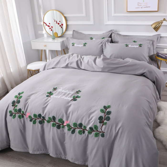 91家纺网 家纺一手货源 找家纺 2022晶缦全棉13372纯色毛巾绣绣花四件套 爱之蔓灰色