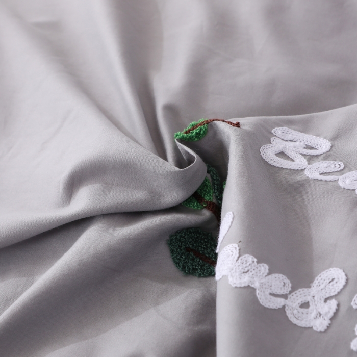 91家纺网 家纺一手货源 找家纺 2022晶缦全棉13372纯色毛巾绣绣花四件套 爱之蔓灰色