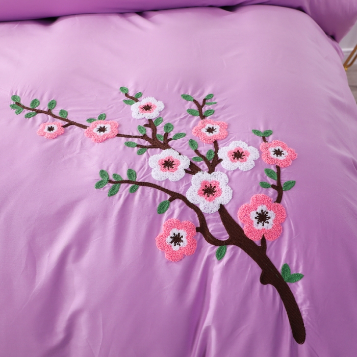91家纺网 家纺一手货源 找家纺 2022晶缦全棉13372纯色毛巾绣绣花四件套 桃花朵朵紫色