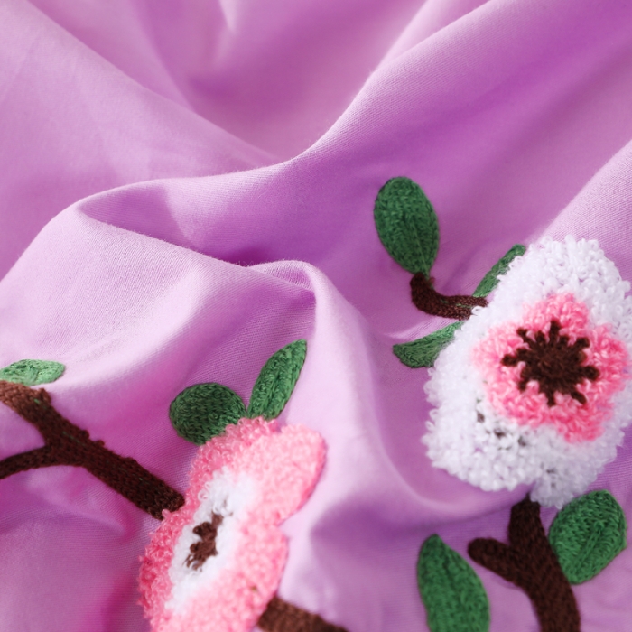 91家纺网 家纺一手货源 找家纺 2022晶缦全棉13372纯色毛巾绣绣花四件套 桃花朵朵紫色