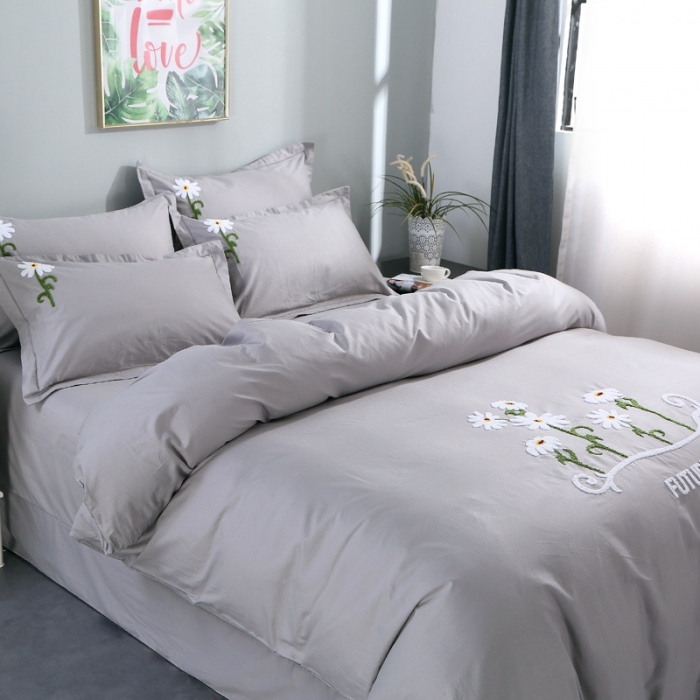 91家纺网 家纺一手货源 找家纺 2022晶缦全棉13372纯色毛巾绣绣花四件套 夏花绽放灰色