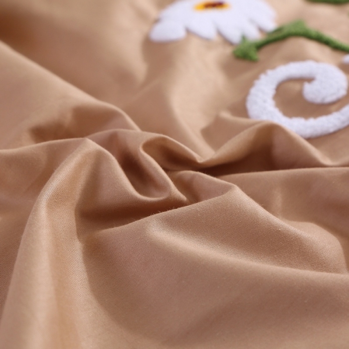 91家纺网 家纺一手货源 找家纺 2022晶缦全棉13372纯色毛巾绣绣花四件套 夏花绽放浅咖