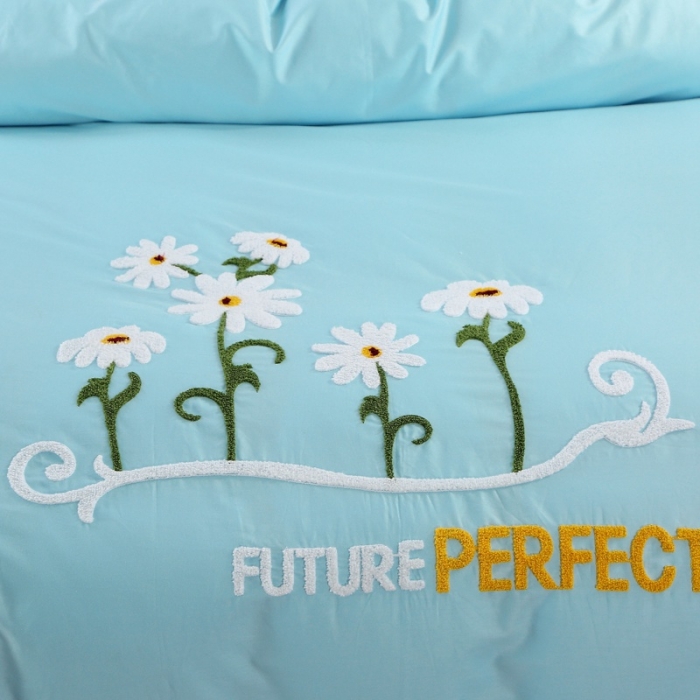 91家纺网 家纺一手货源 找家纺 2022晶缦全棉13372纯色毛巾绣绣花四件套 夏花绽放天蓝