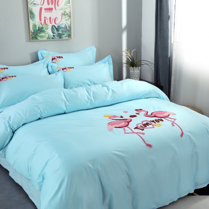 91家纺网 家纺一手货源 找家纺 2022晶缦全棉13372纯色毛巾绣绣花四件套 幸福烈鸟天蓝