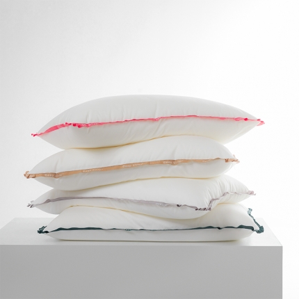 91家纺网 家纺一手货源 找家纺 超矮枕芯低枕软枕家用薄枕护颈超柔枕头男女单人枕头 彩边软枕