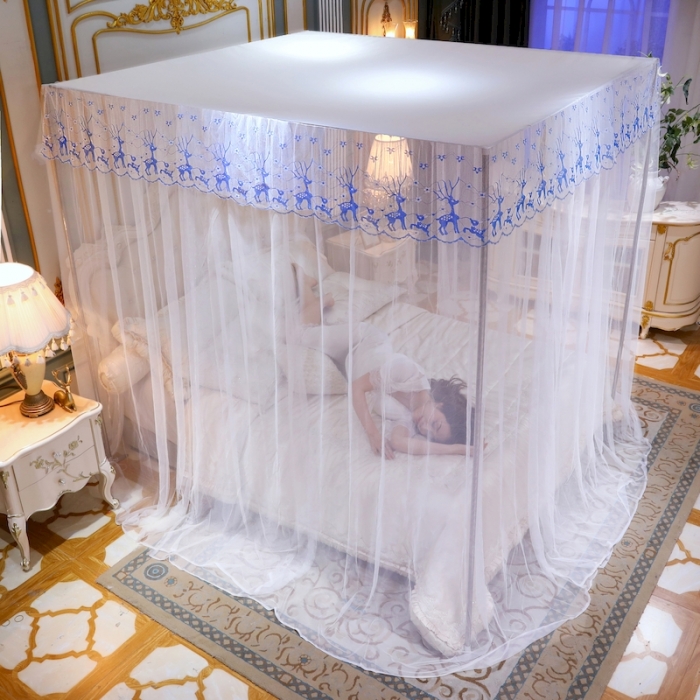 91家纺网 家纺一手货源 找家纺 初心 2025新款三开门防尘顶蚊帐-幸福鹿白色