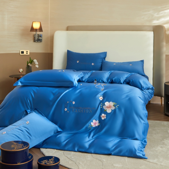 91家纺网 家纺一手货源 找家纺 凡客 2022新款水洗真丝绣花陌上花开系列 陌上花开-宾利蓝