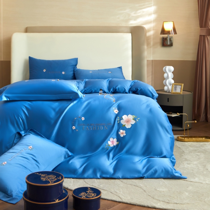 91家纺网 家纺一手货源 找家纺 凡客 2022新款水洗真丝绣花陌上花开系列 陌上花开-宾利蓝