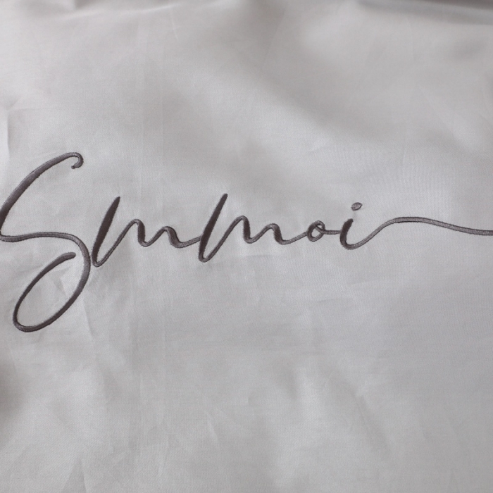 91家纺网 家纺一手货源 找家纺 晶缦 2022新款全棉纯色60S贡缎长绒棉绣花四件套 洛拉-奥丁灰