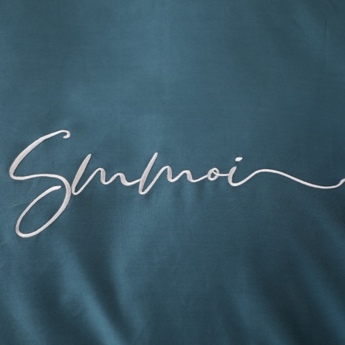 91家纺网 家纺一手货源 找家纺 晶缦 2022新款全棉纯色60S贡缎长绒棉绣花四件套 洛拉-宝石蓝