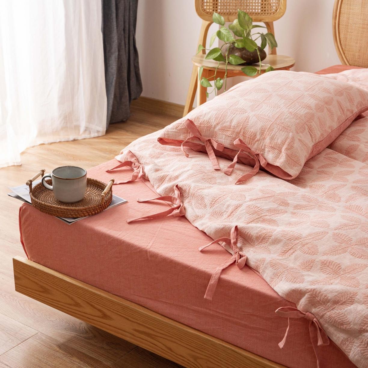 91家纺网 家纺一手货源 找家纺 安莱生活 2022新款双层纱新三色四叶草四件套 嫩粉