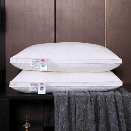 91家纺网 家纺一手货源 找家纺 羽仙子 2023新款100支贡缎提花枕芯三层白色