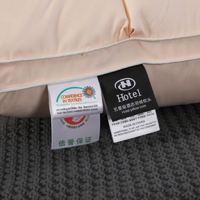 91家纺网 家纺一手货源 找家纺 羽仙子 2023新款面包款80支柔赛丝三层枕芯金色