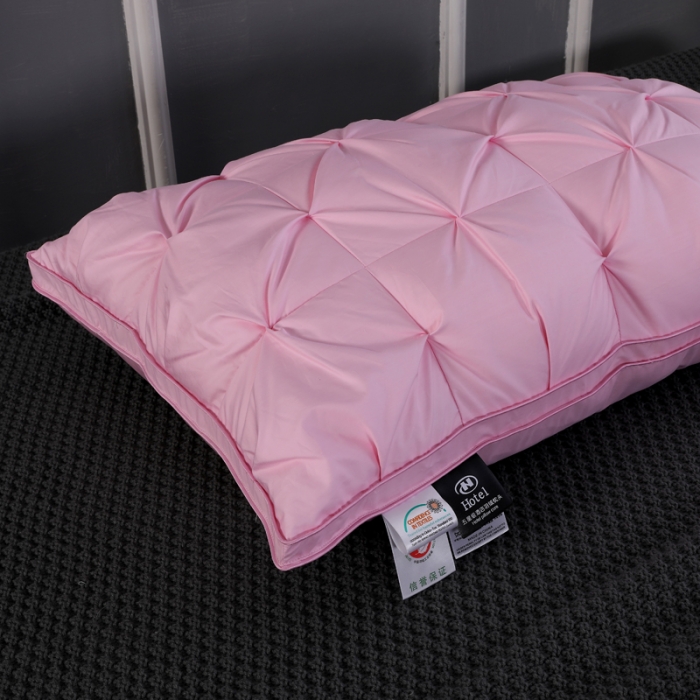 91家纺网 家纺一手货源 找家纺 羽仙子 2023新款扭花款80支柔赛丝三层枕芯粉色