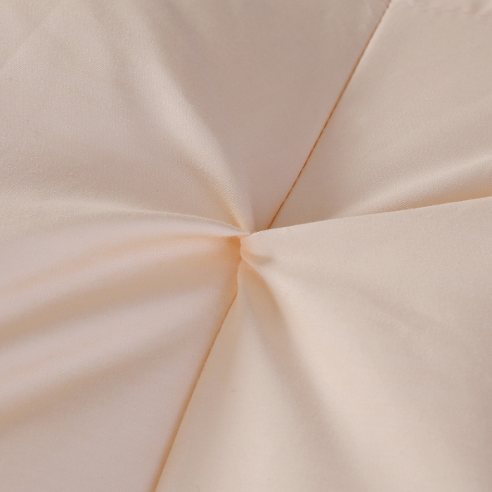 91家纺网 家纺一手货源 找家纺 羽仙子 2023新款扭花款80支柔赛丝三层枕芯金色