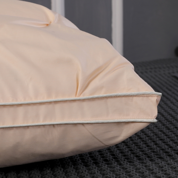 91家纺网 家纺一手货源 找家纺 羽仙子 2023新款扭花款80支柔赛丝三层枕芯金色