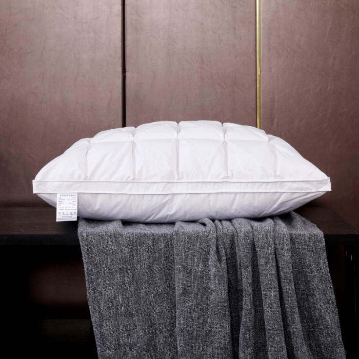 91家纺网 家纺一手货源 找家纺 羽仙子 2023新款全棉防雨布24格面包款枕芯白色